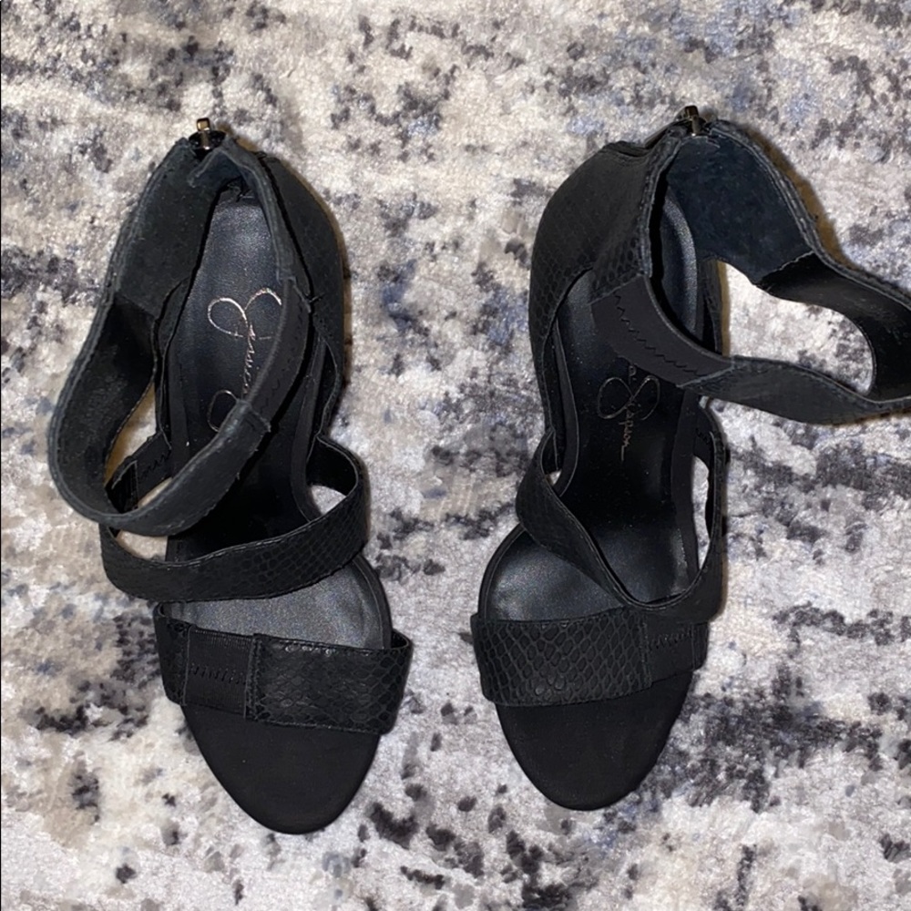 Shoes - Picture 4 of 4